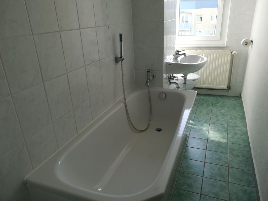 3-Raum-Wohnung - Humboldtstraße 48 Bad 3-Raum-Wohnung - Humboldtstraße 48 Bad