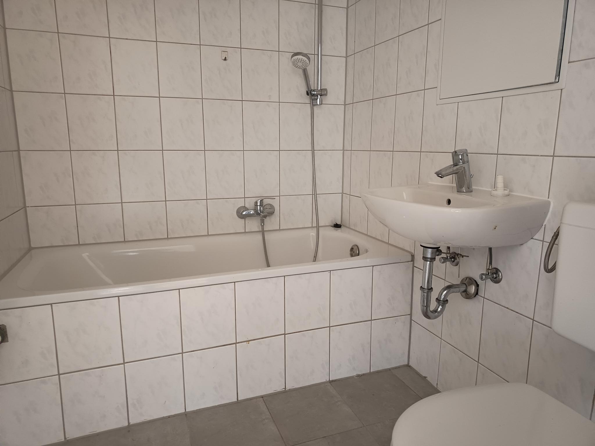3-Raum-Wohnung - Clara-Zetkin-Straße 85 Bad 3-Raum-Wohnung - Clara-Zetkin-Straße 85 Bad